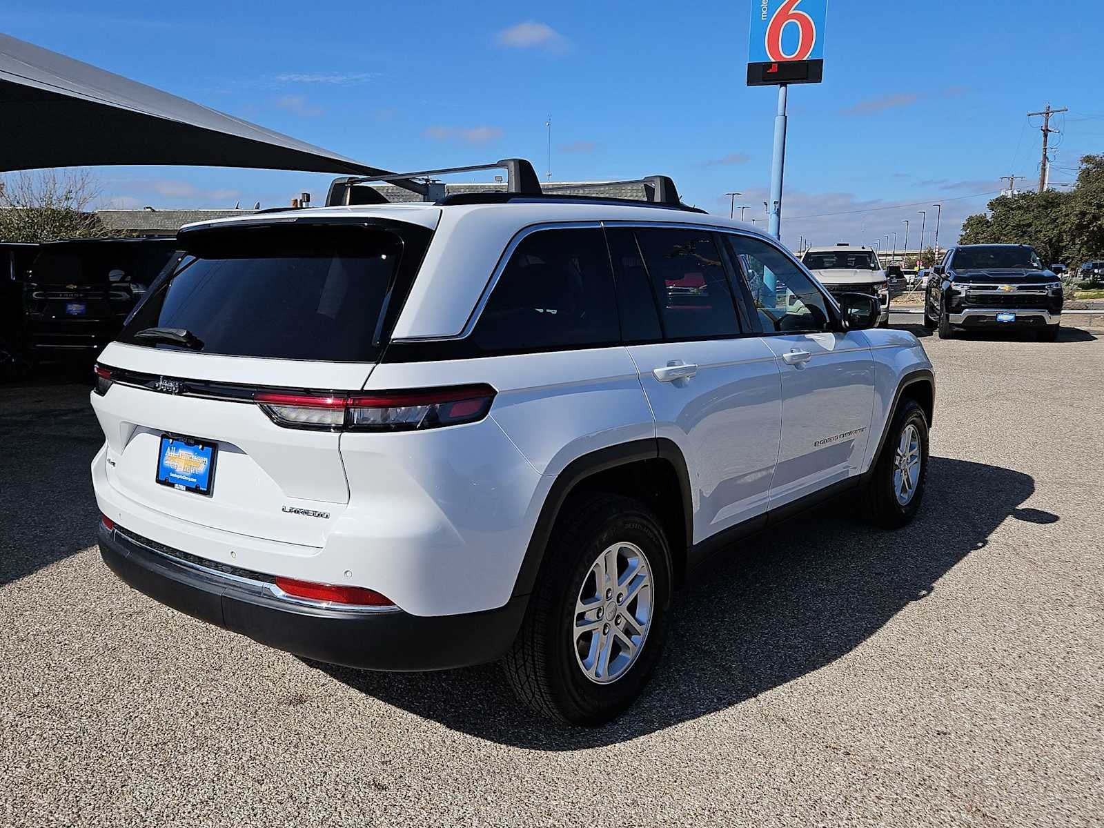 2023 Jeep Grand Cherokee Laredo