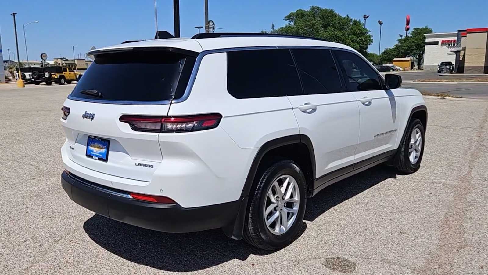 2023 Jeep Grand Cherokee L Laredo