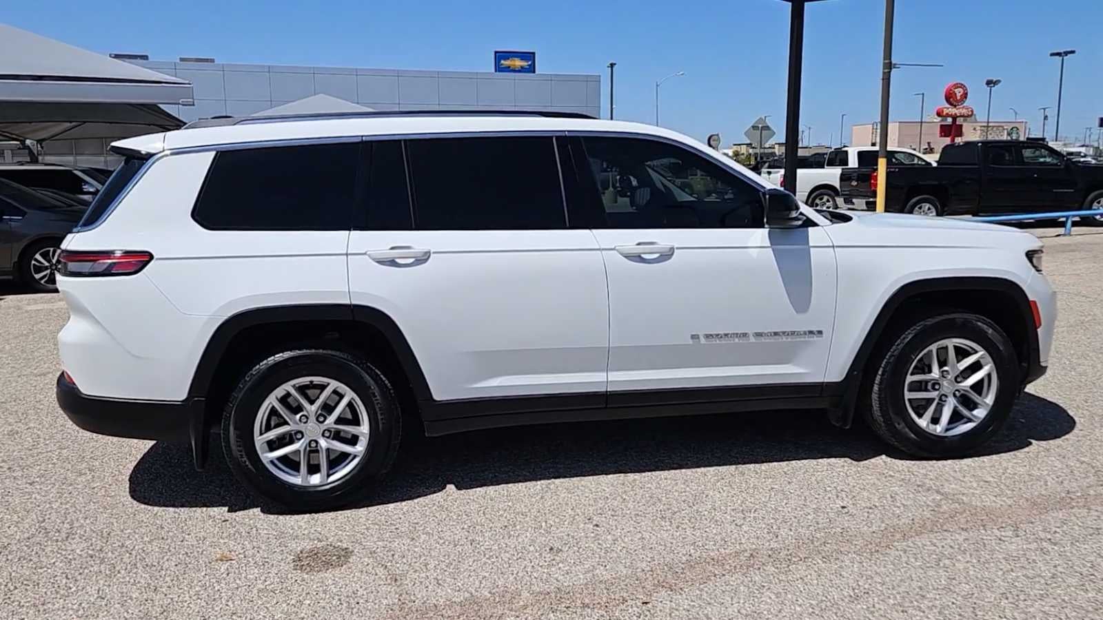 2023 Jeep Grand Cherokee L Laredo