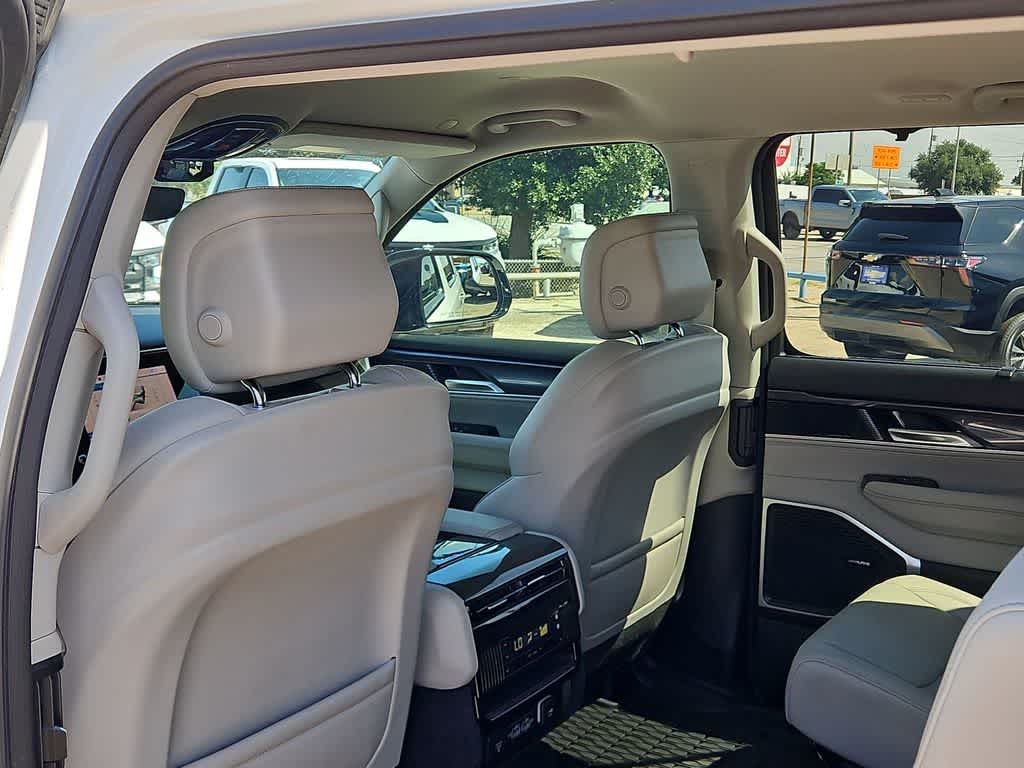2024 Jeep Wagoneer BASE