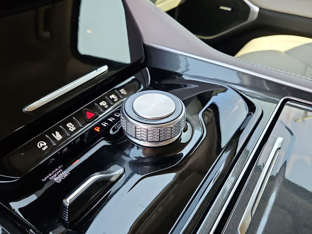2024 Jeep Wagoneer BASE