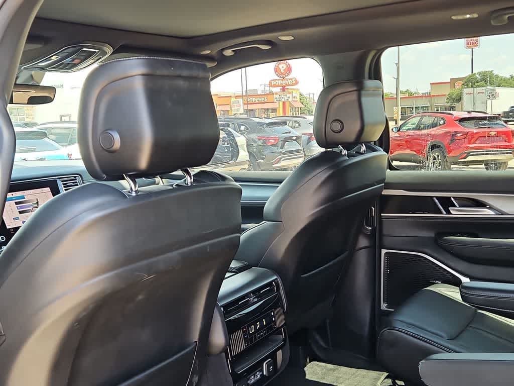 2025 Jeep Wagoneer Series II Carbide