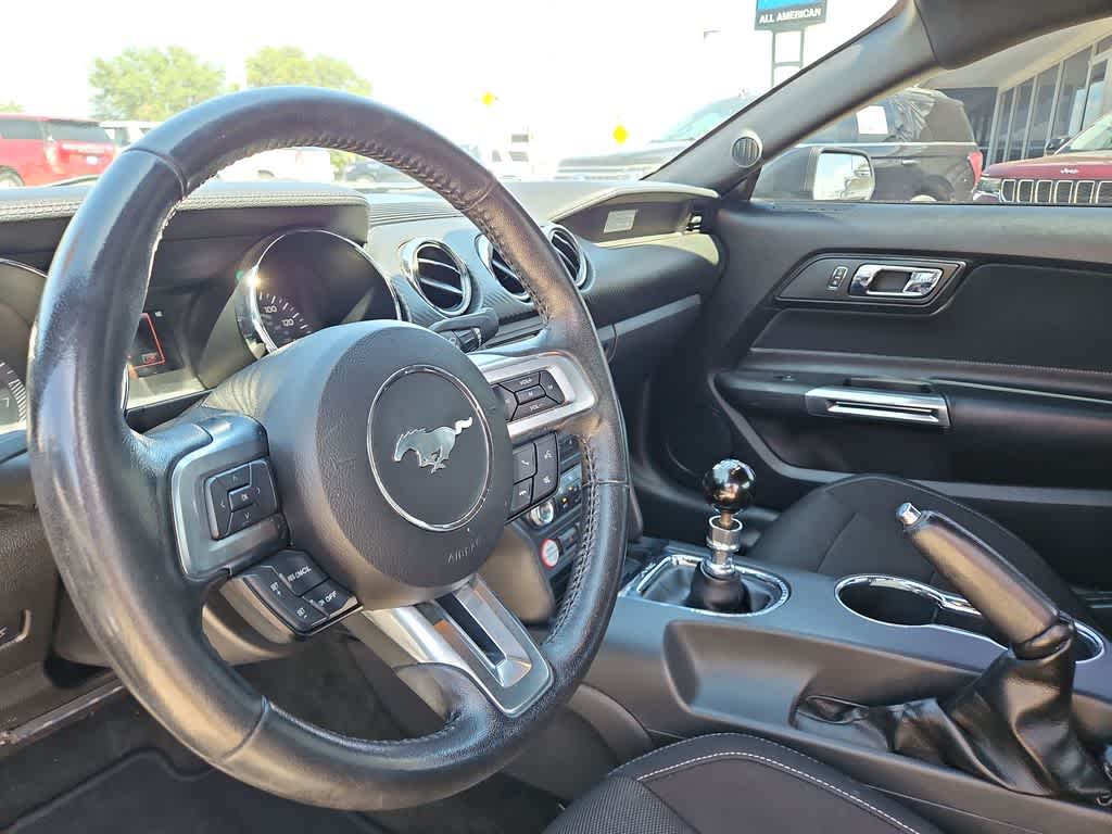 2017 Ford Mustang V6