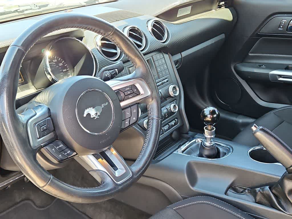 2017 Ford Mustang V6