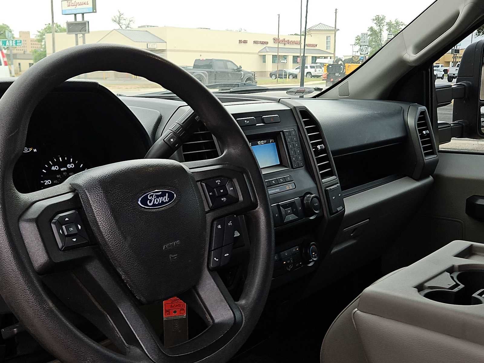 2022 Ford Super Duty F-350 SRW XL