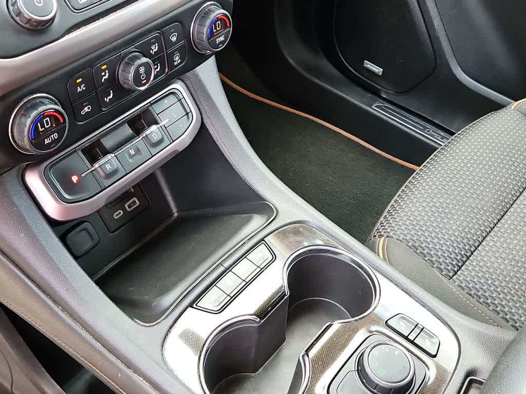 2020 GMC Acadia AT4