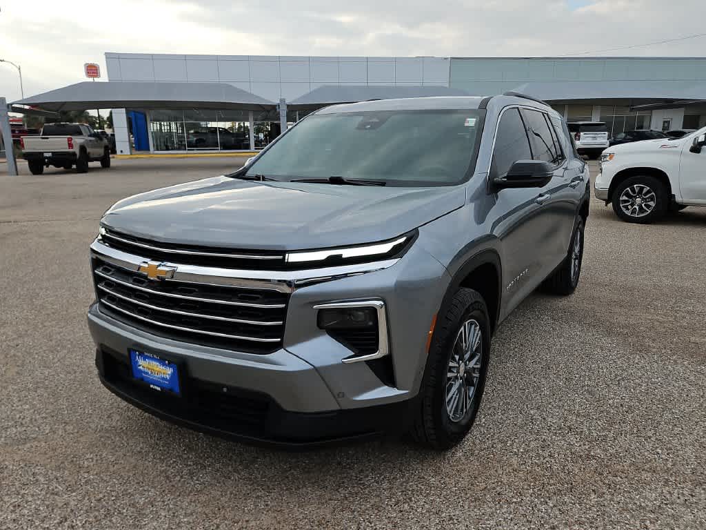 2024 Chevrolet Traverse LT