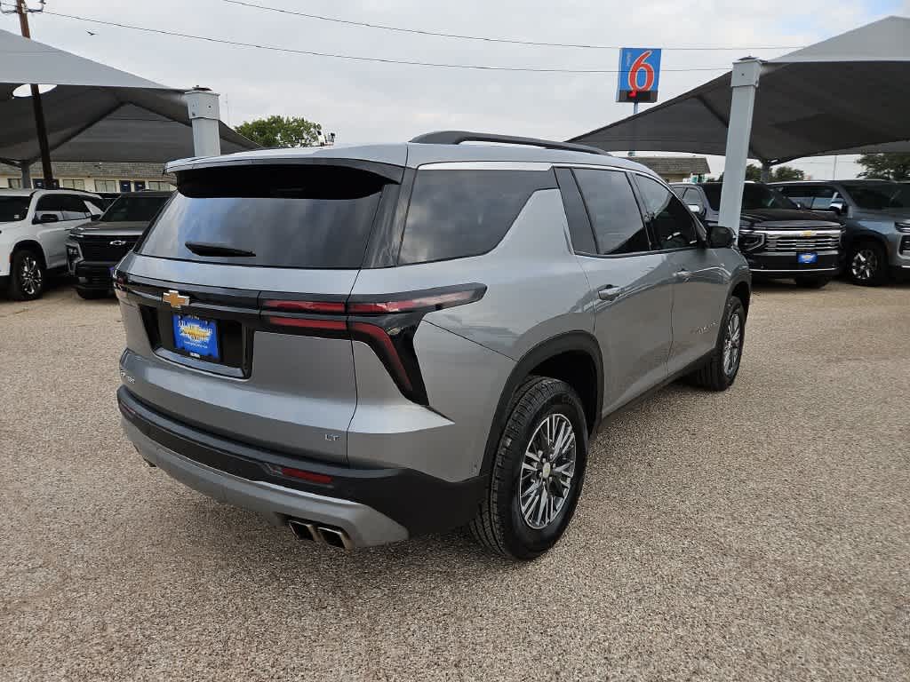 2024 Chevrolet Traverse LT