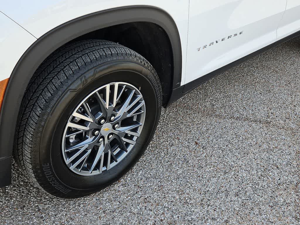 2024 Chevrolet Traverse LT