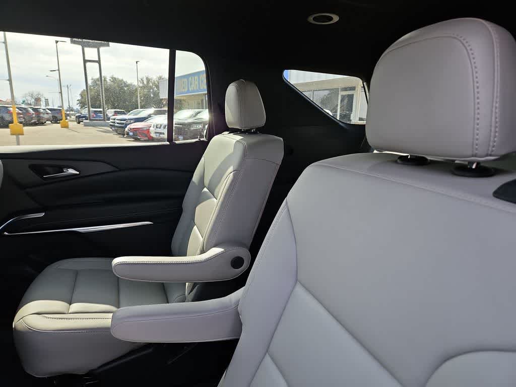 2024 Chevrolet Traverse LT