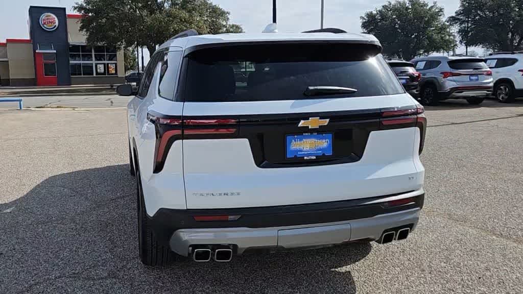 2024 Chevrolet Traverse LT
