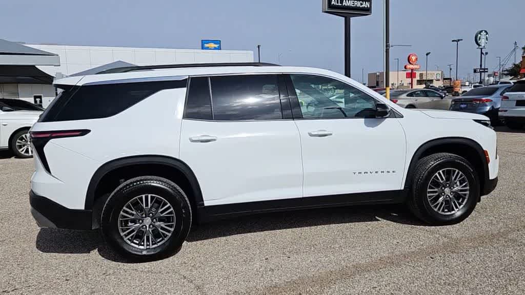 2024 Chevrolet Traverse LT
