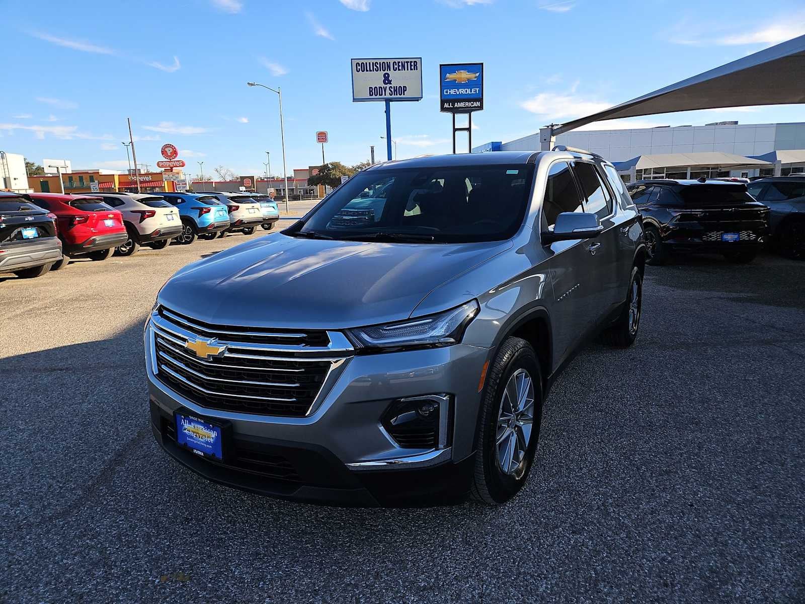 2023 Chevrolet Traverse LT Cloth