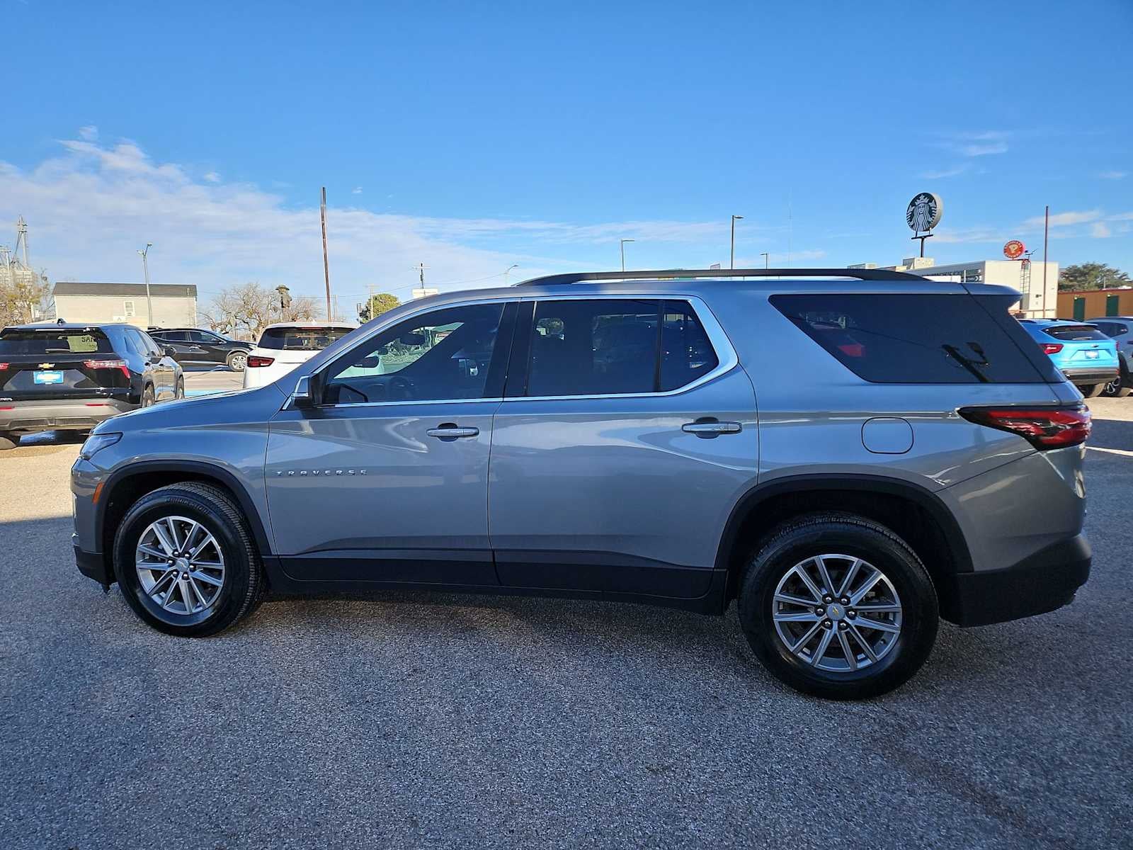 2023 Chevrolet Traverse LT Cloth