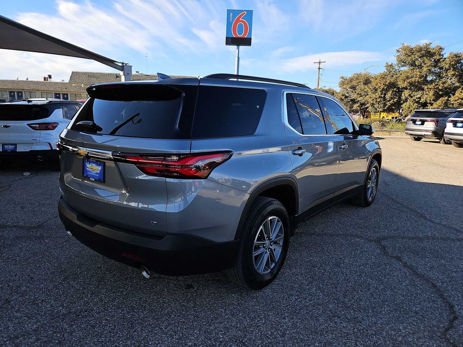 2023 Chevrolet Traverse LT Cloth