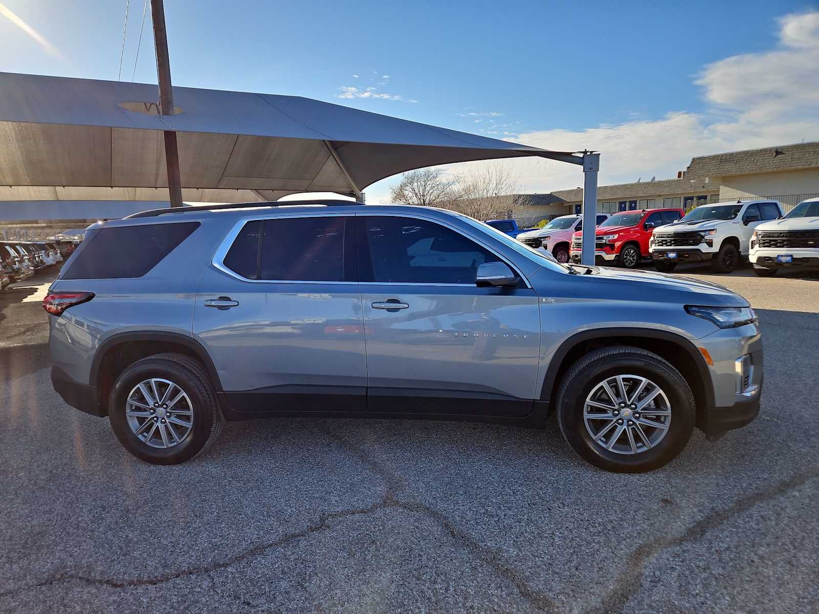2023 Chevrolet Traverse LT Cloth