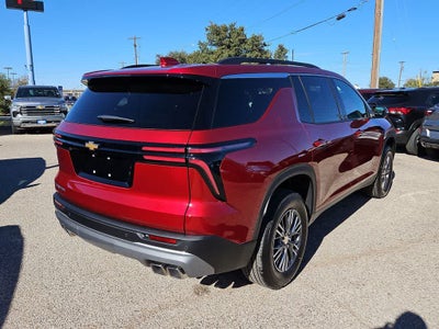 2025 Chevrolet Traverse LT