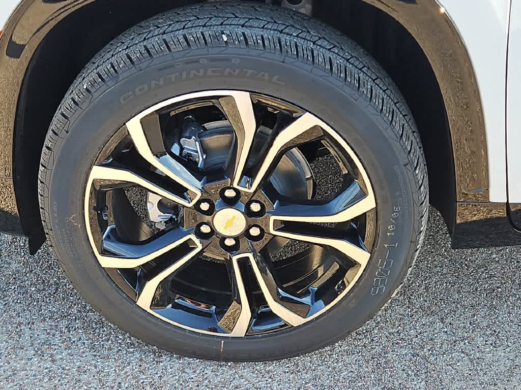 2027 Chevrolet Traverse High Country - Photo 12