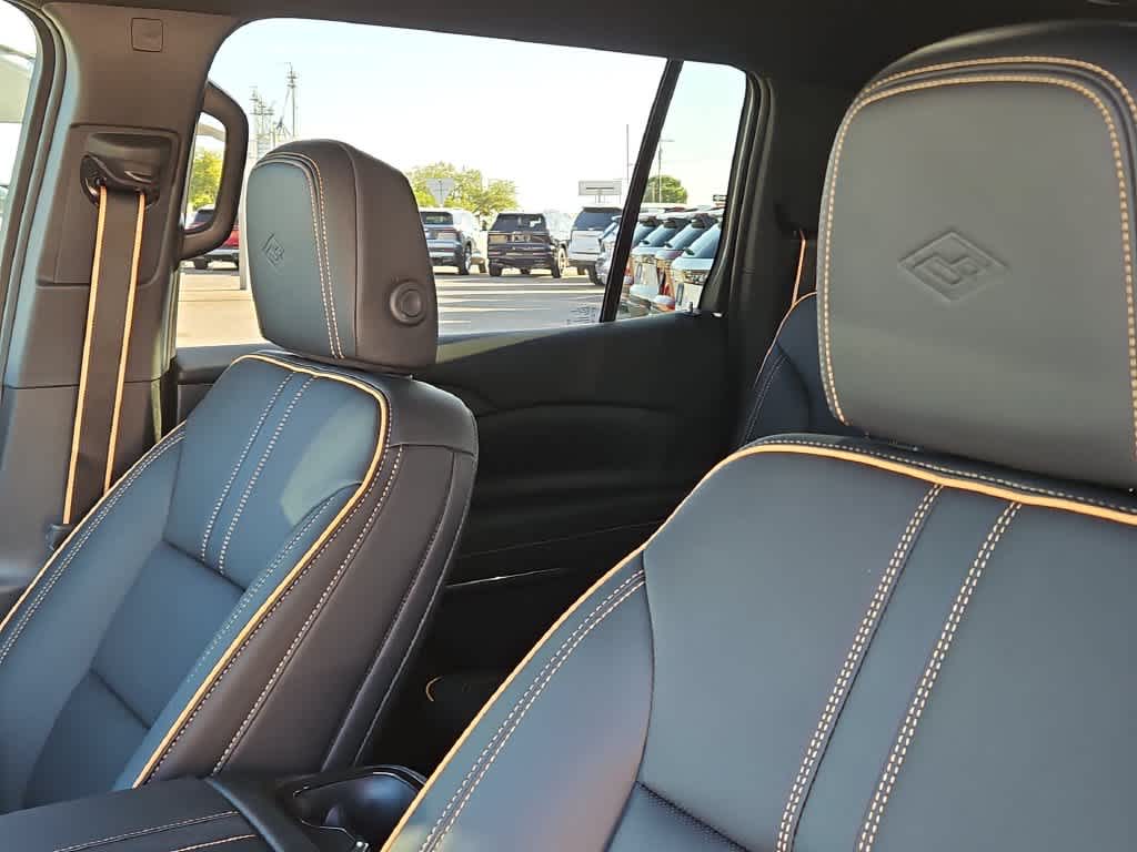 2027 Chevrolet Traverse High Country - Photo 15