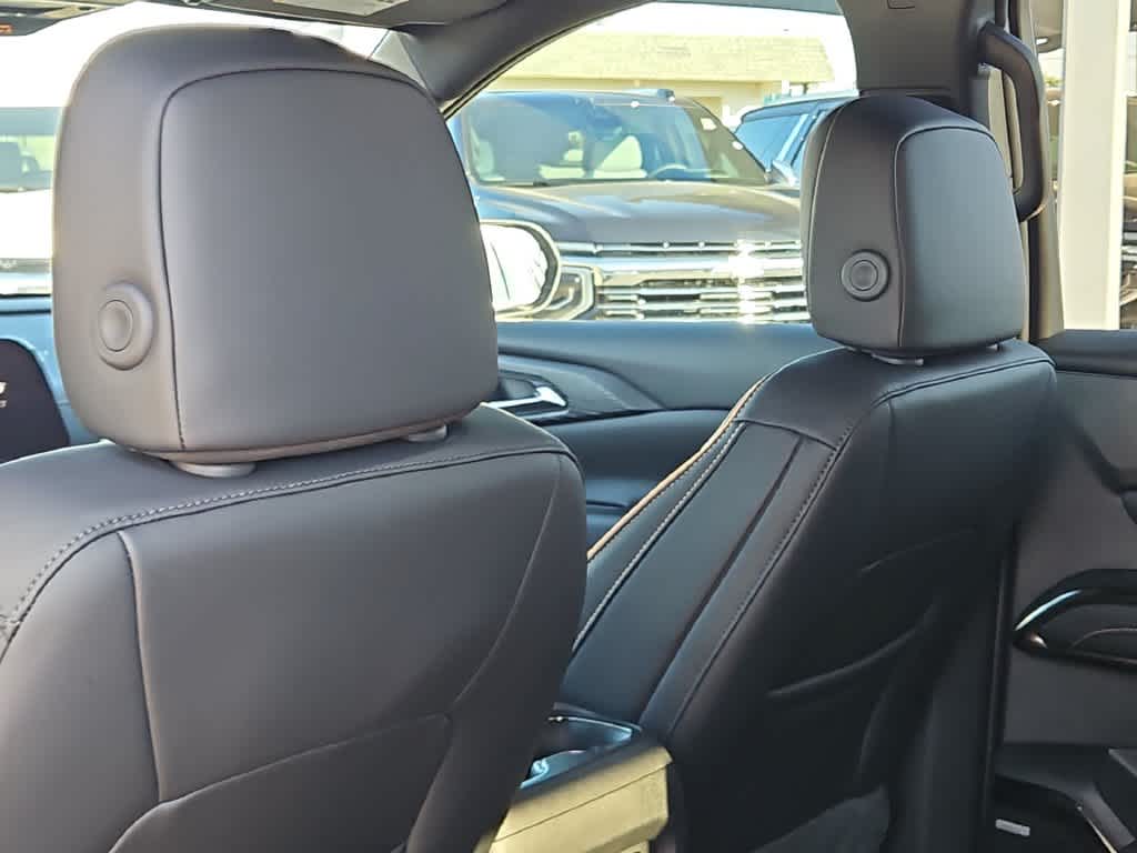 2027 Chevrolet Traverse High Country - Photo 16