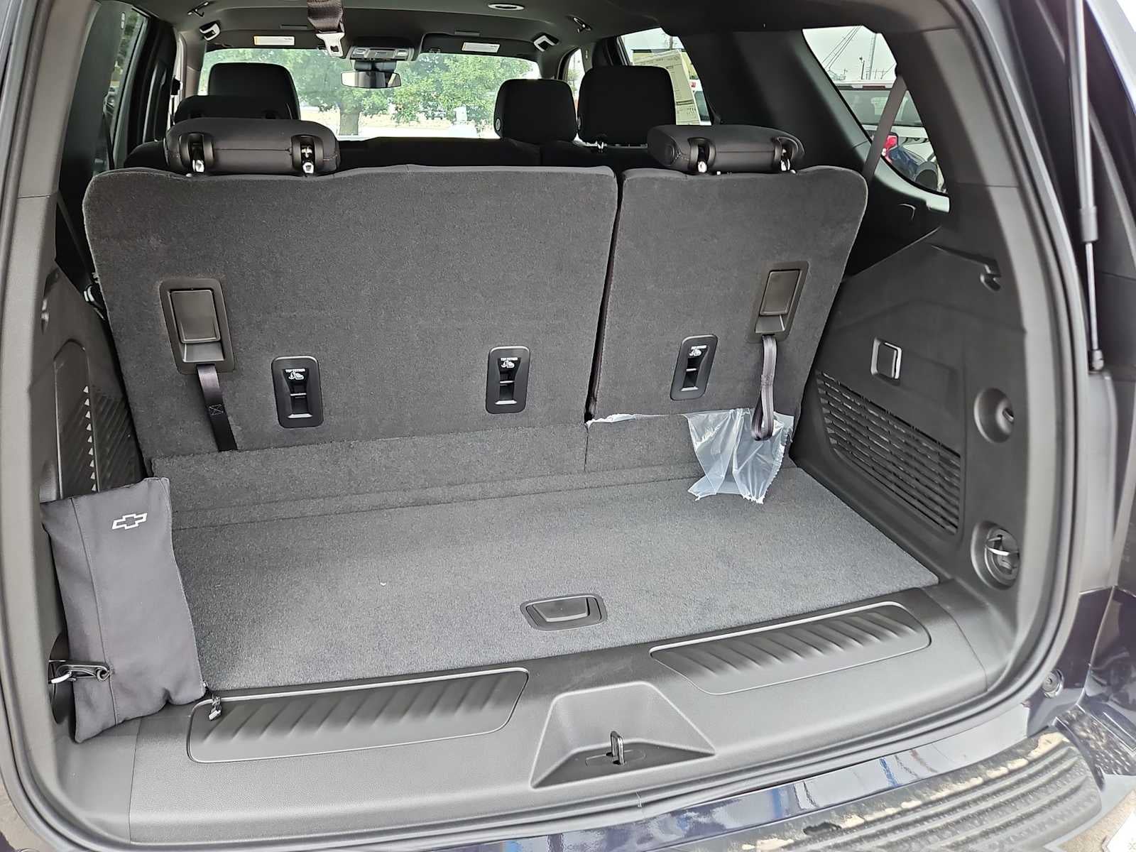 2025 Chevrolet Tahoe LS