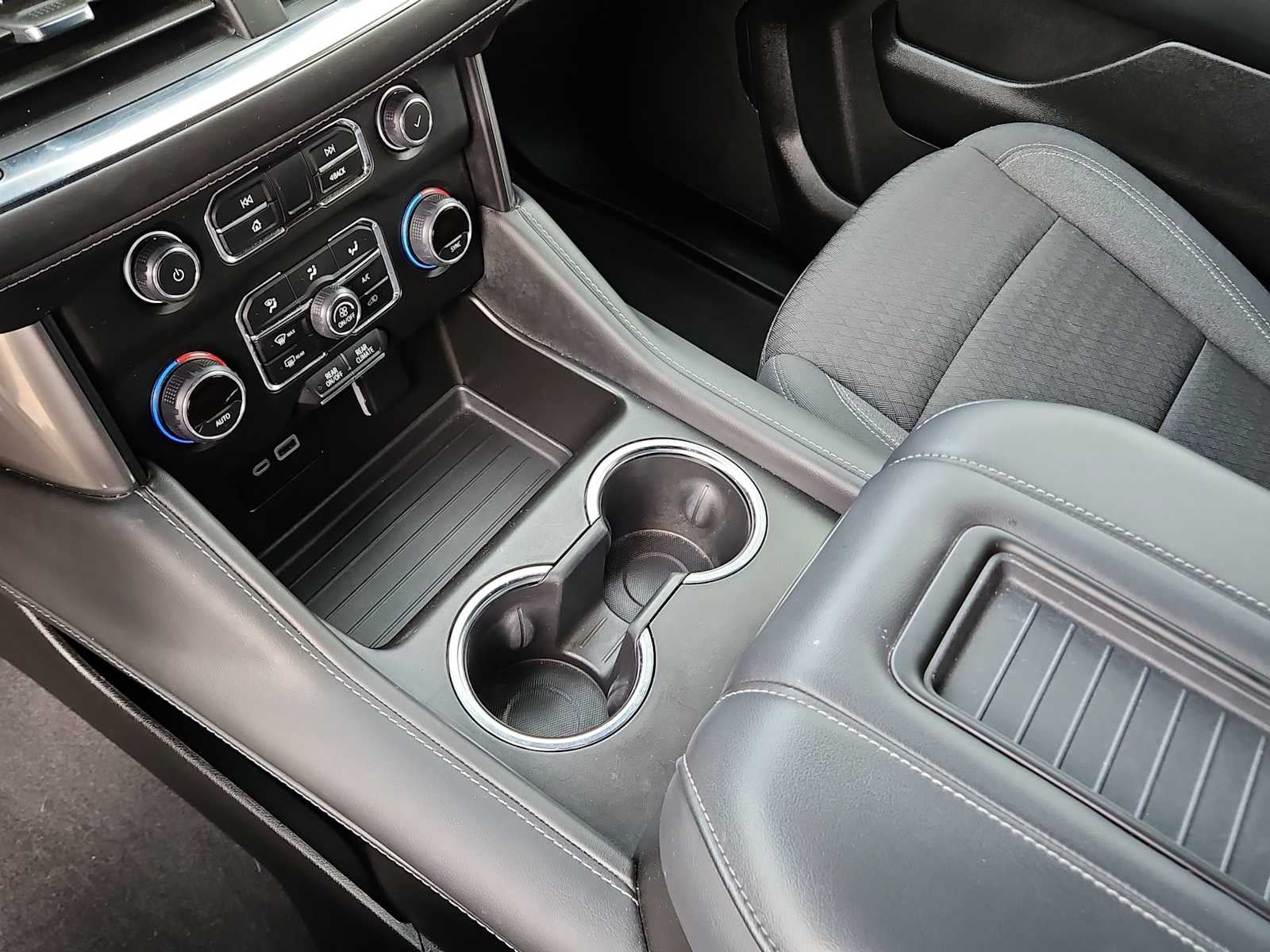 2024 Chevrolet Suburban LS