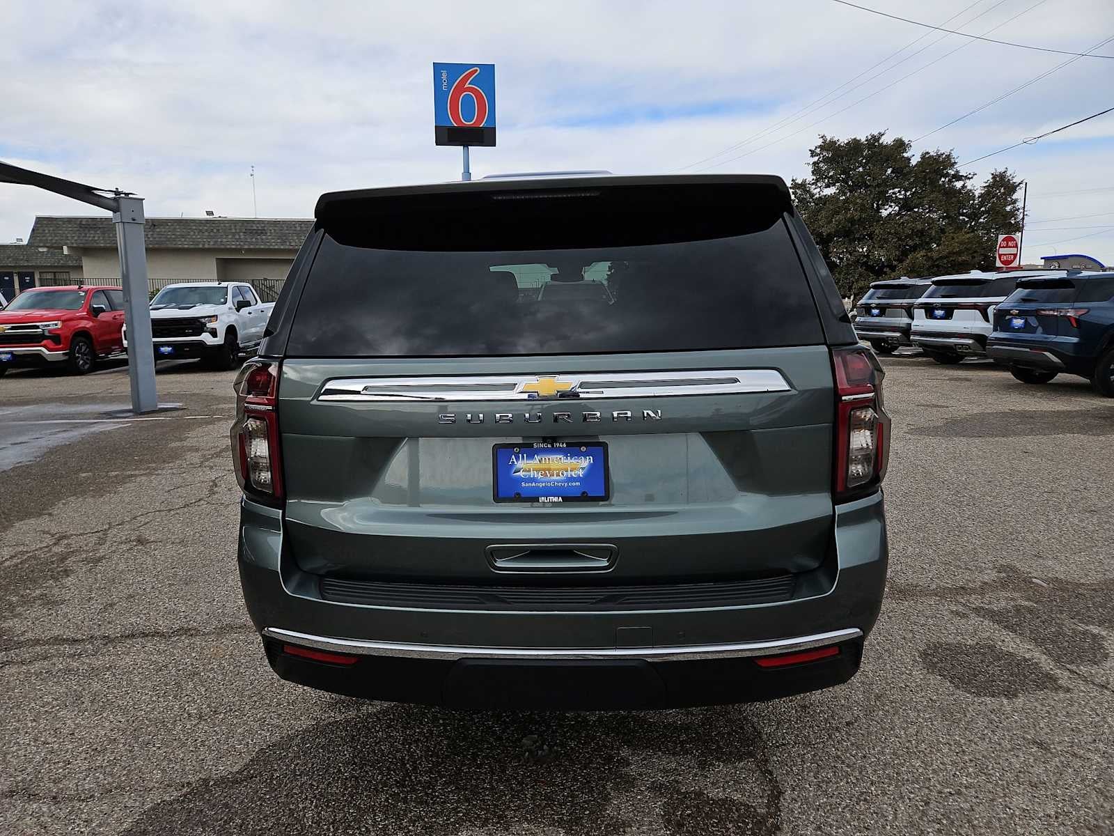 2024 Chevrolet Suburban LS