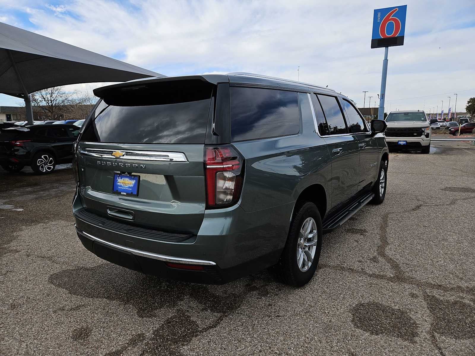 2024 Chevrolet Suburban LS