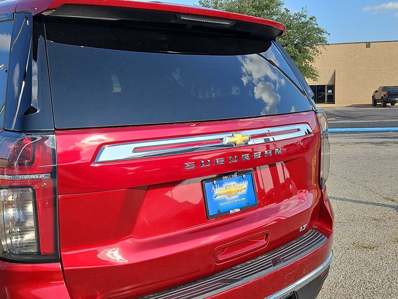 2024 Chevrolet Suburban LT