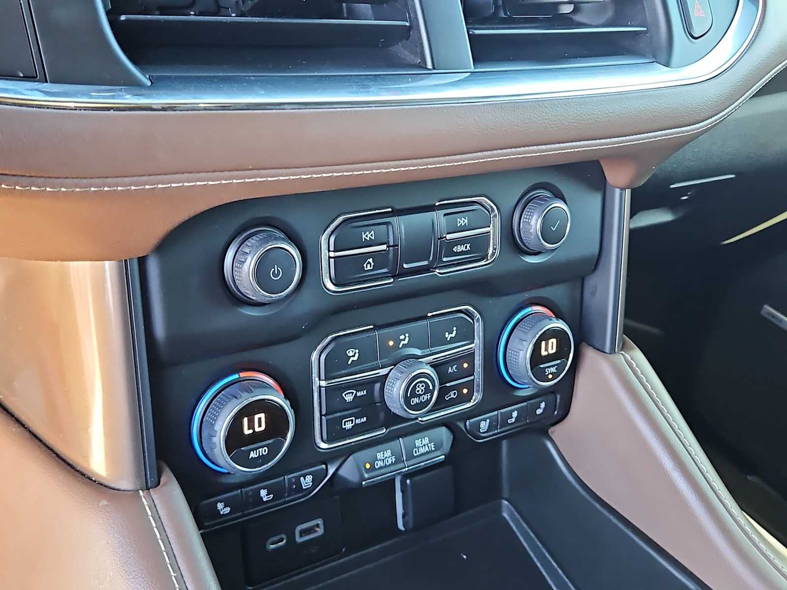 2022 Chevrolet Suburban High Country