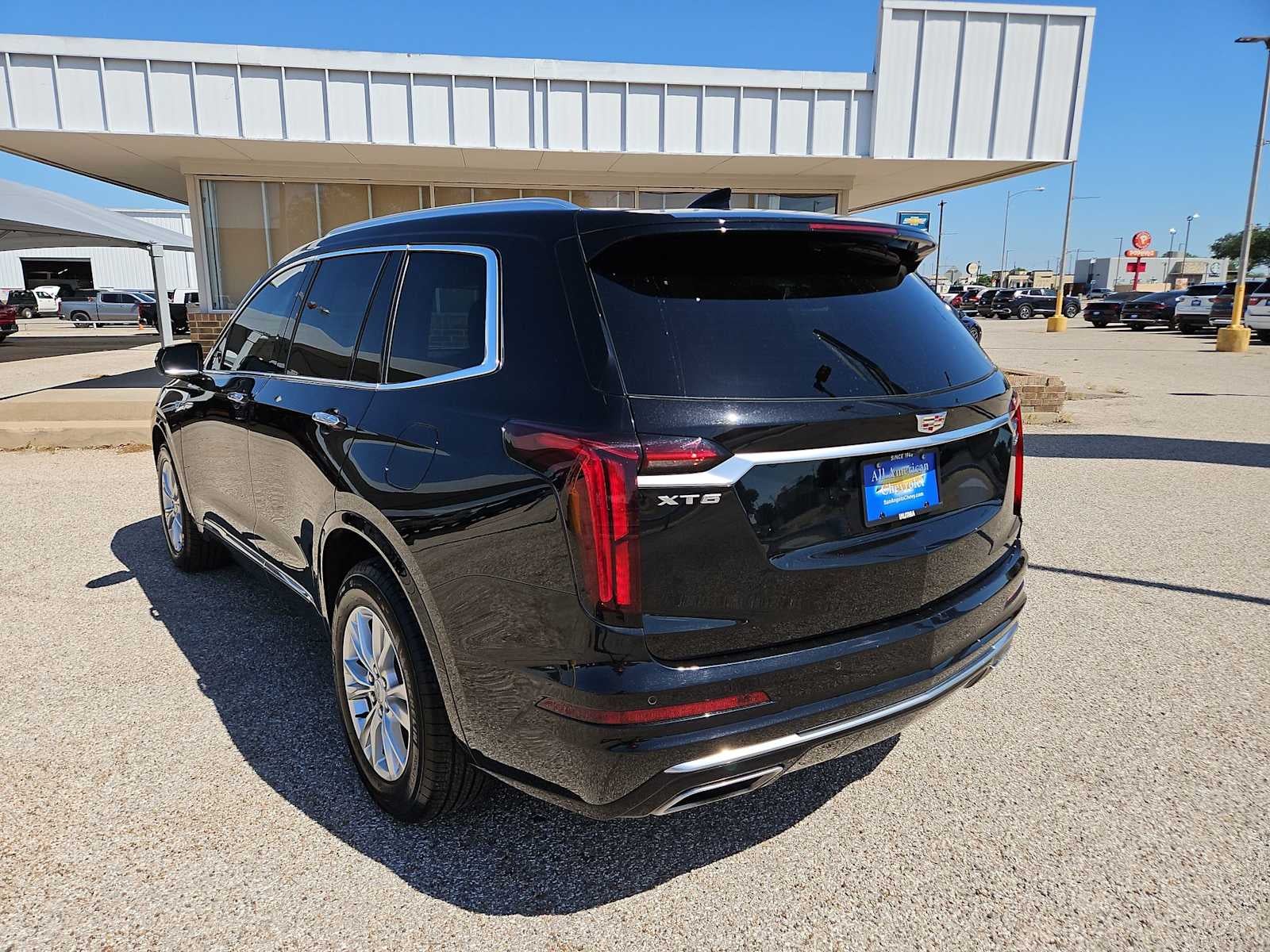 2025 Cadillac XT6 Luxury