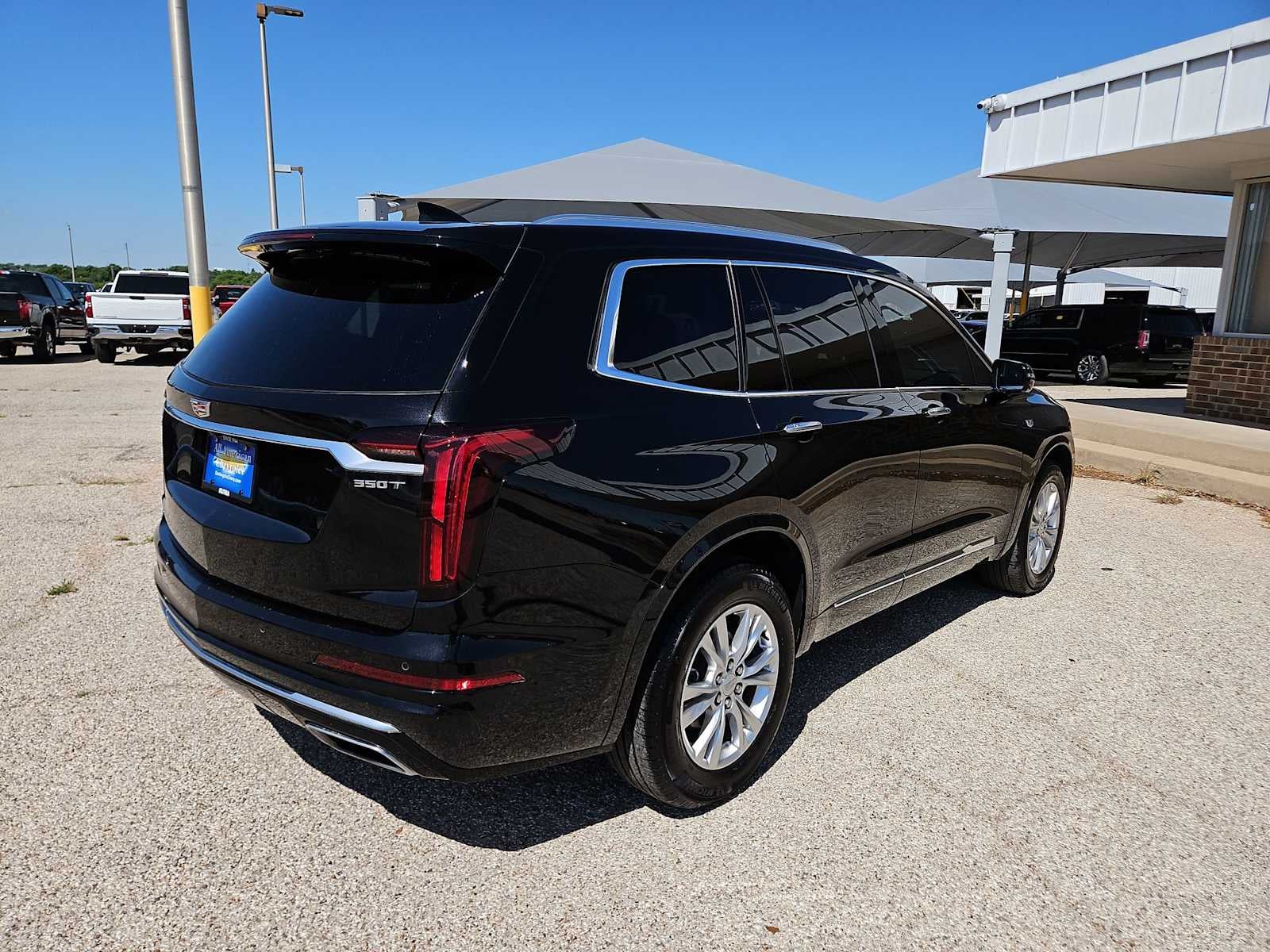 2025 Cadillac XT6 Luxury