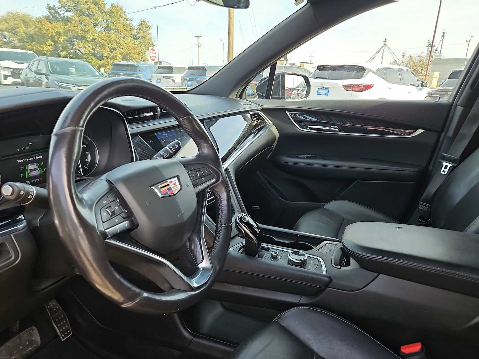 2022 Cadillac XT6 Premium Luxury