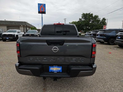2022 Nissan Frontier SV