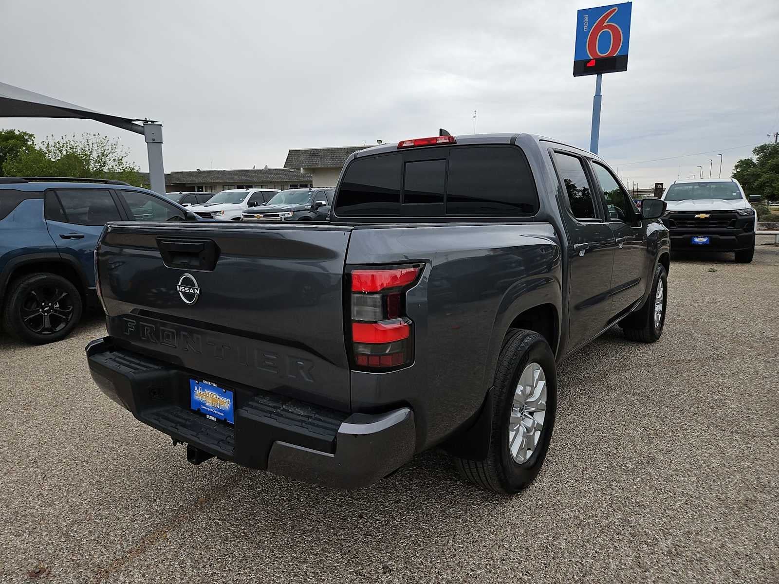 2022 Nissan Frontier SV