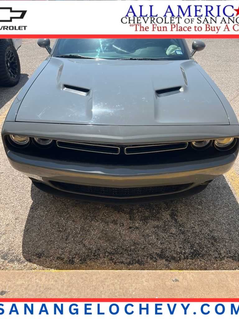 2017 Dodge Challenger SXT Plus