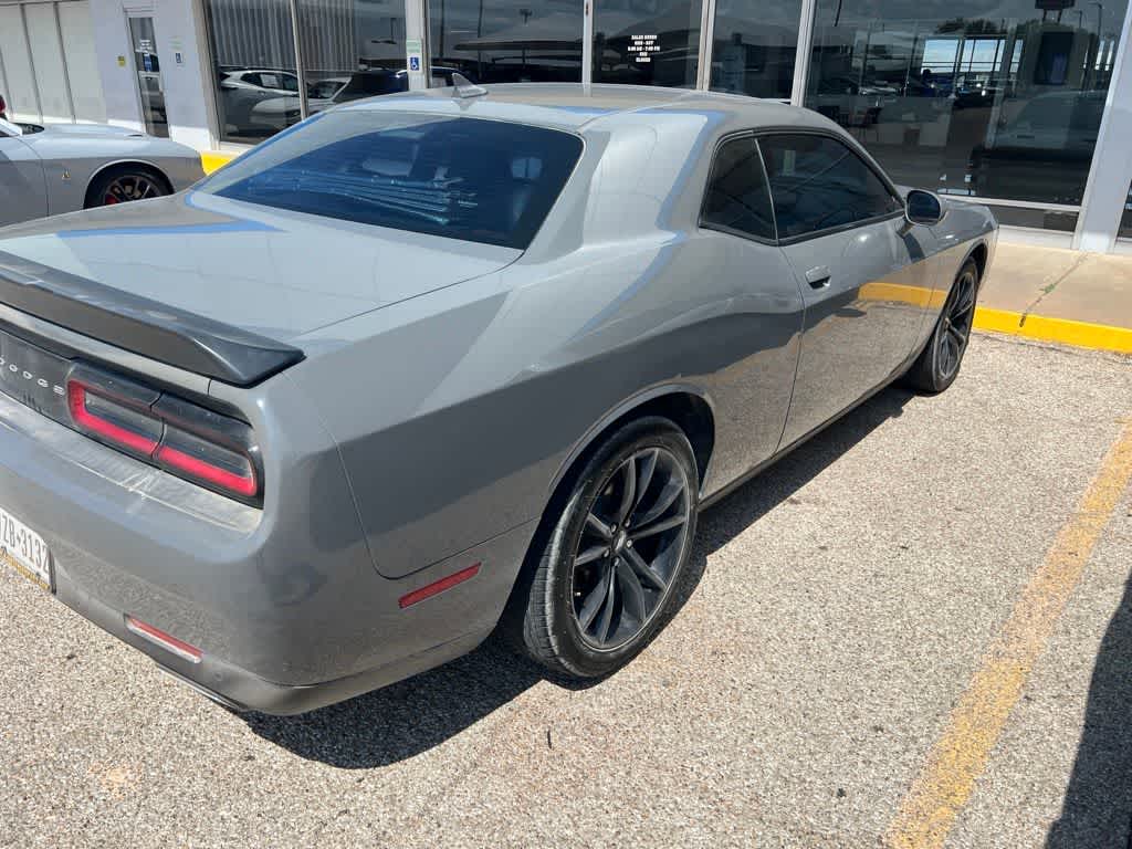 2017 Dodge Challenger SXT Plus