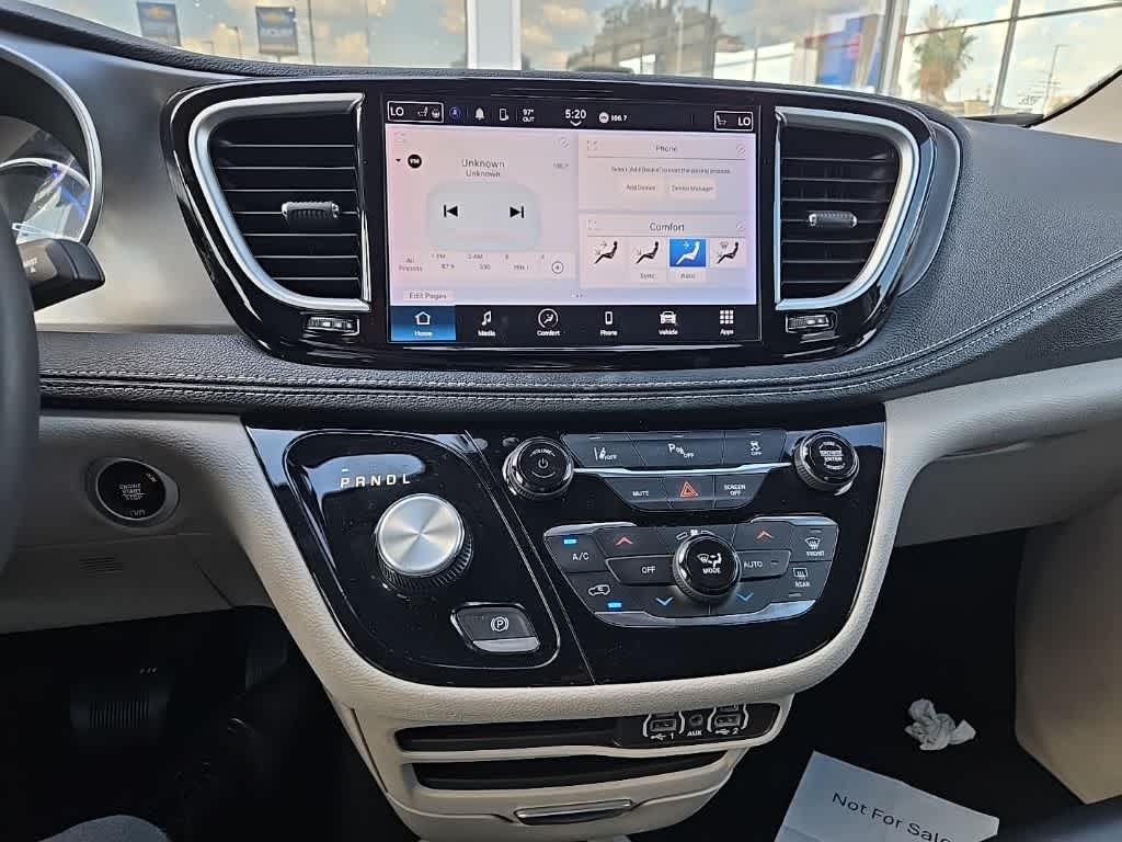 2023 Chrysler Pacifica Hybrid Touring L