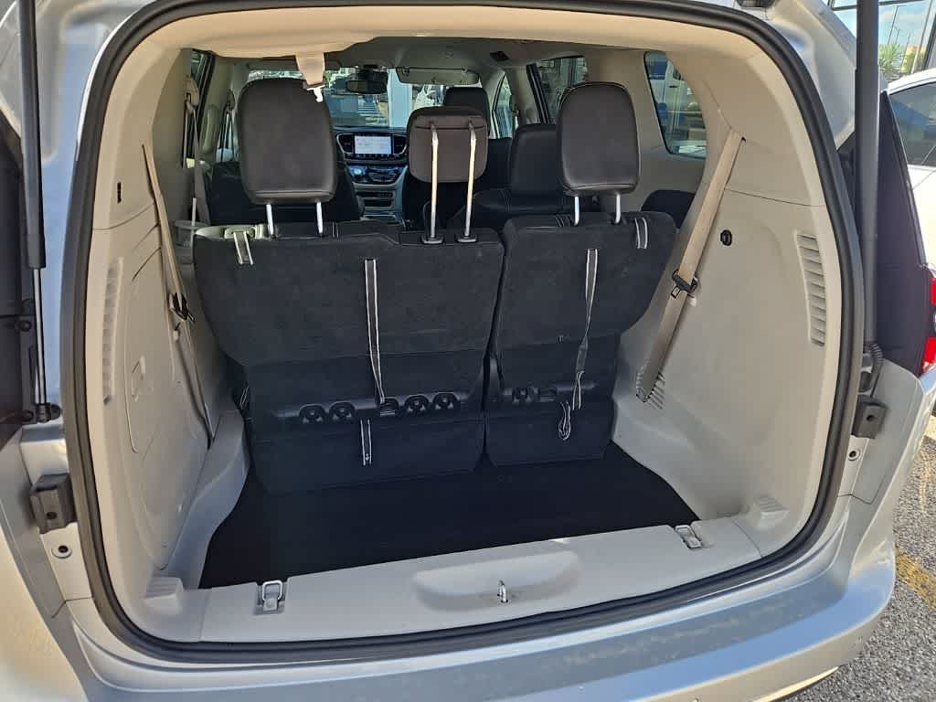 2023 Chrysler Pacifica Hybrid Touring L