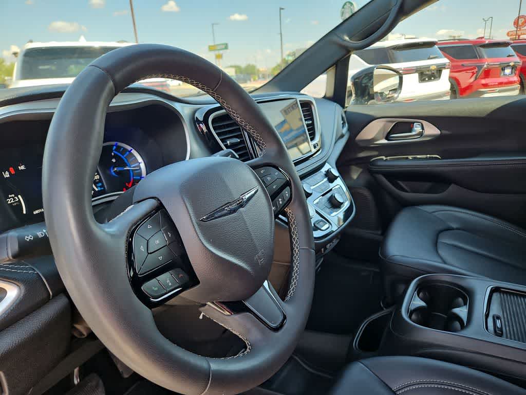 2024 Chrysler Pacifica Hybrid S Appearance Pkg