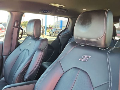 2024 Chrysler Pacifica Hybrid S Appearance Pkg