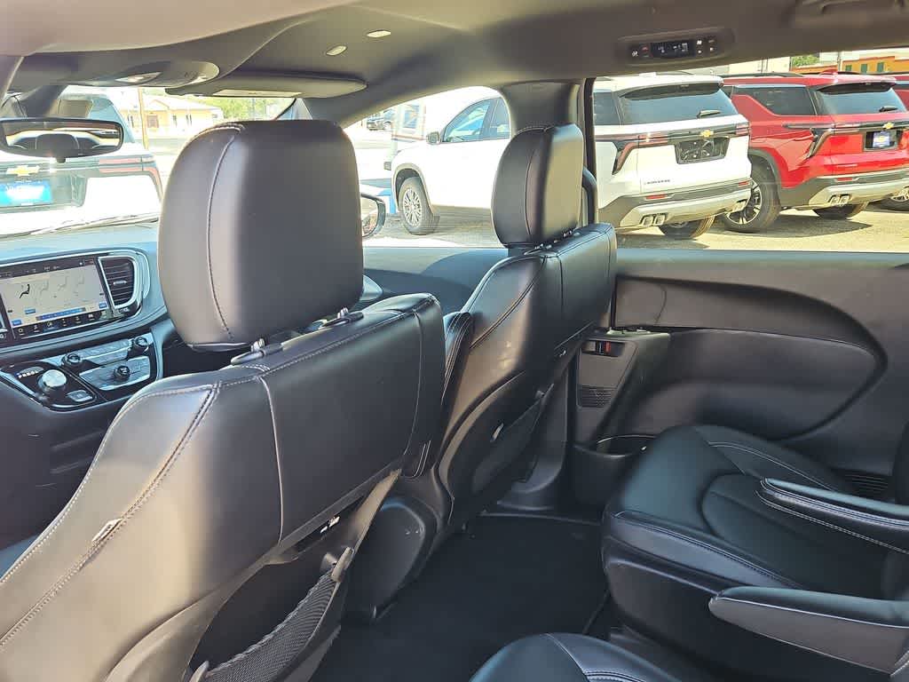 2024 Chrysler Pacifica Hybrid S Appearance Pkg