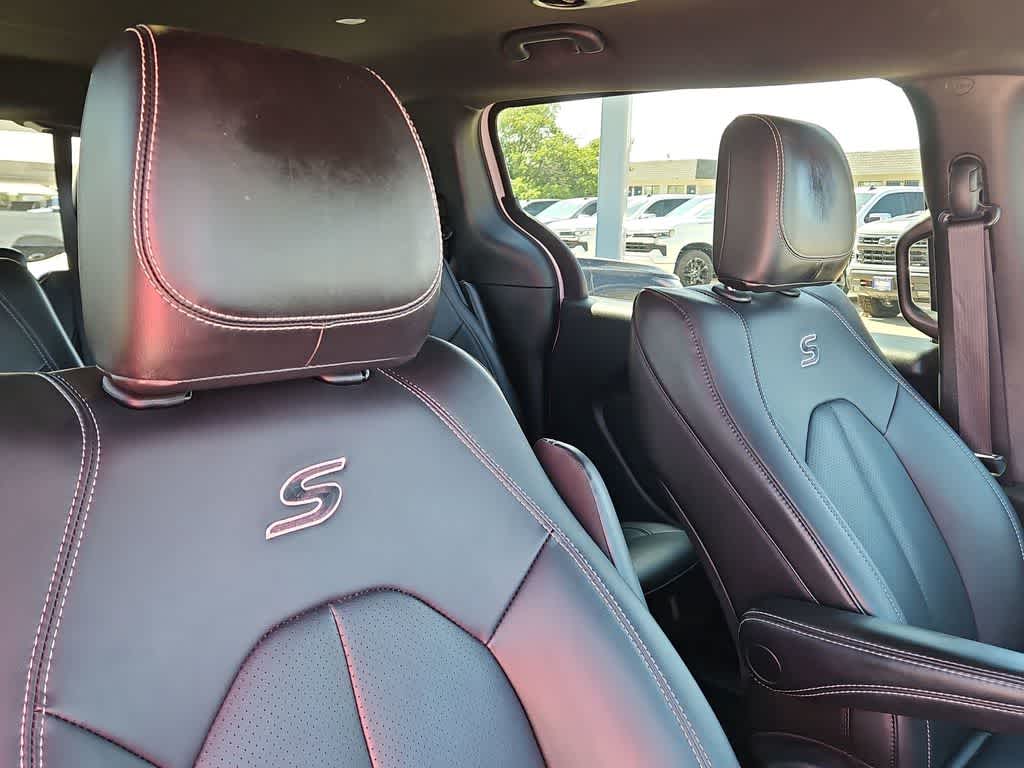 2024 Chrysler Pacifica Hybrid S Appearance Pkg