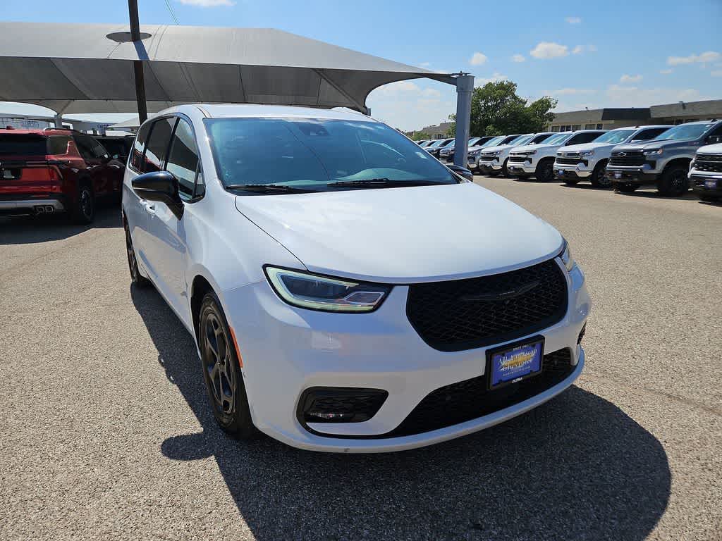 2024 Chrysler Pacifica Hybrid S Appearance Pkg