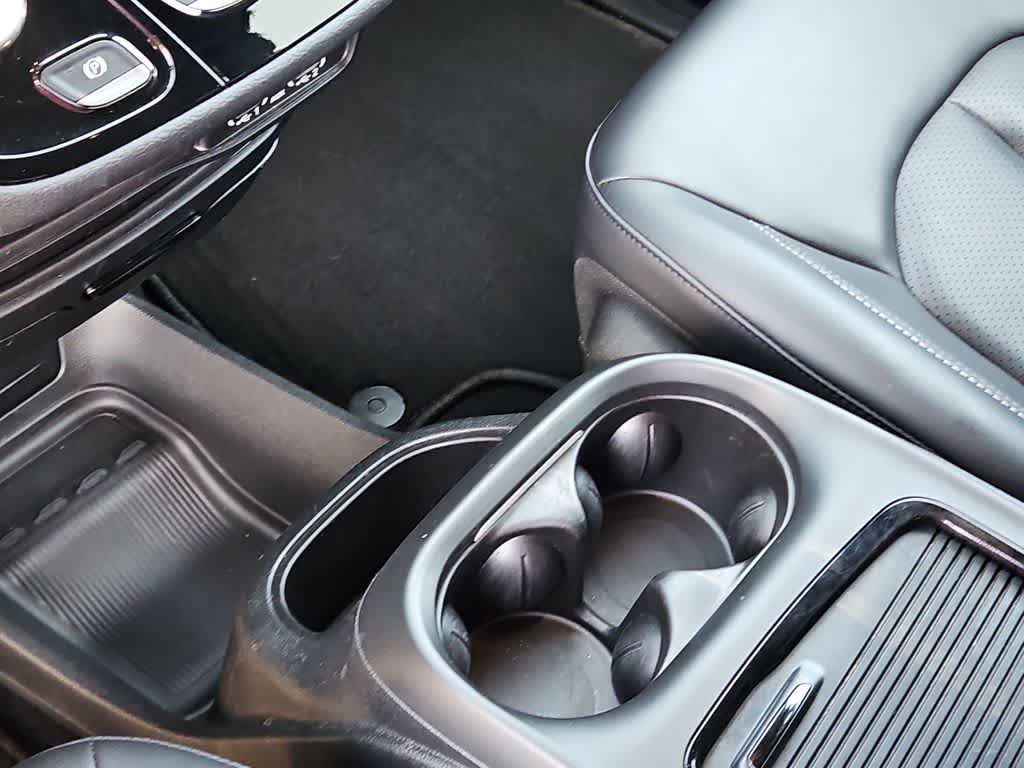 2024 Chrysler Pacifica Hybrid S Appearance Pkg