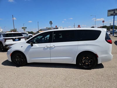 2024 Chrysler Pacifica Hybrid S Appearance Pkg
