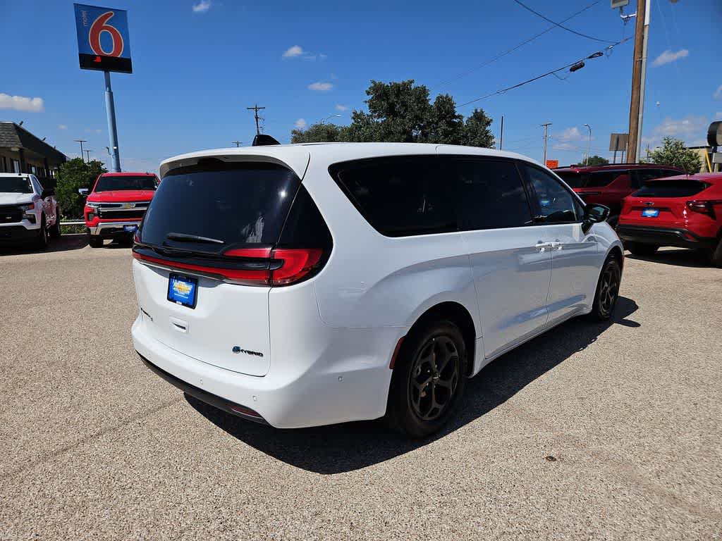 2024 Chrysler Pacifica Hybrid S Appearance Pkg