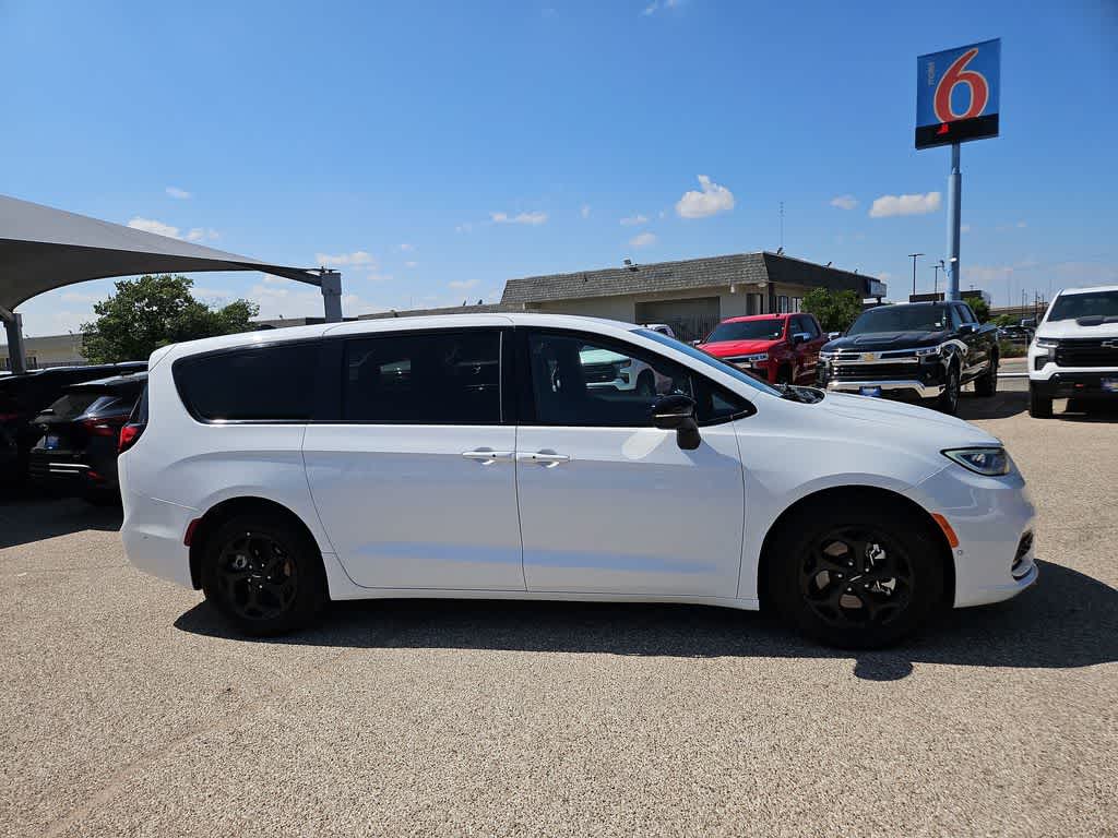 2024 Chrysler Pacifica Hybrid S Appearance Pkg