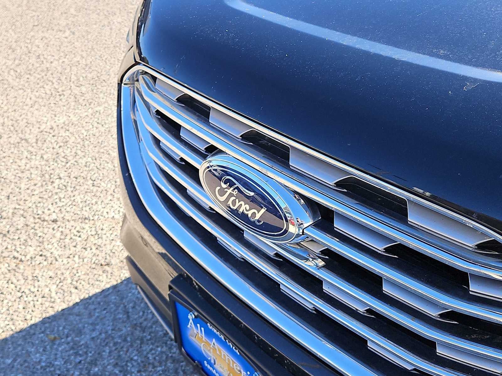 2023 Ford Edge Titanium