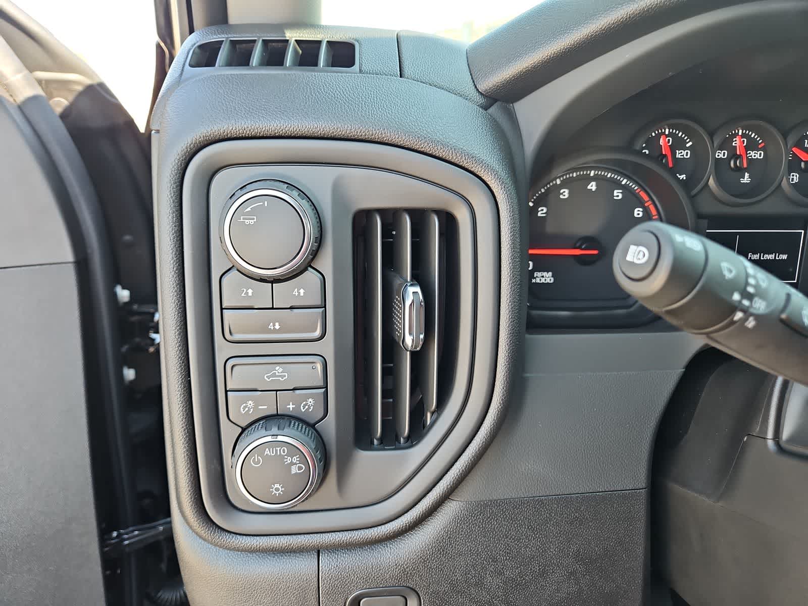 2025 Chevrolet Silverado 2500 HD Custom